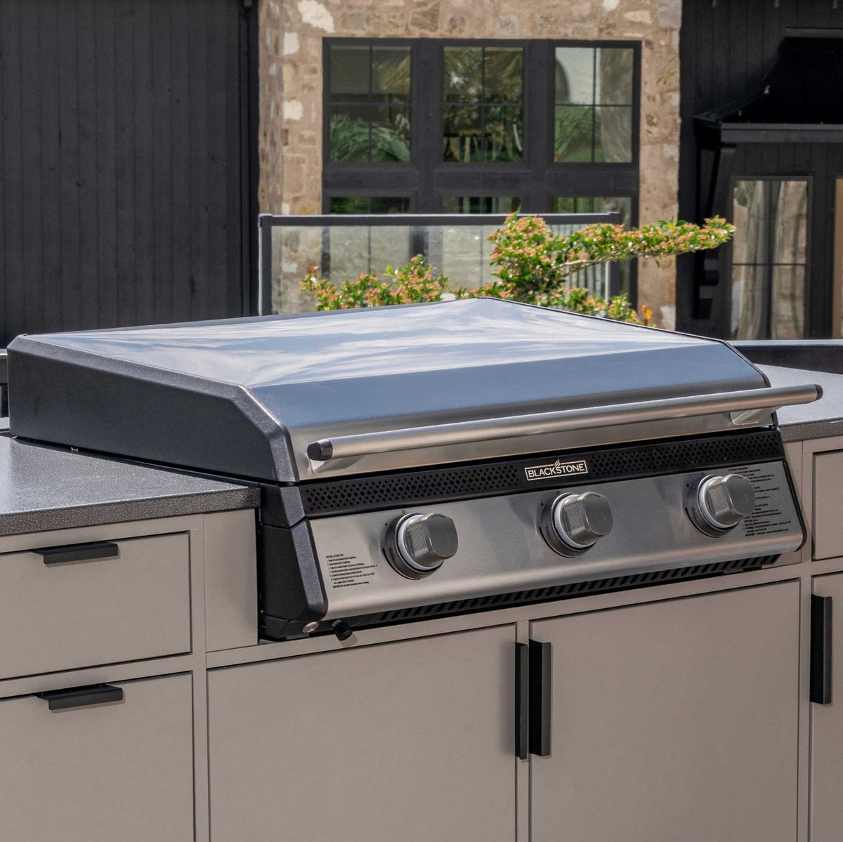 Blackstone 28" Built-In Griddle in Stainless Steel w/Hood (Propane)