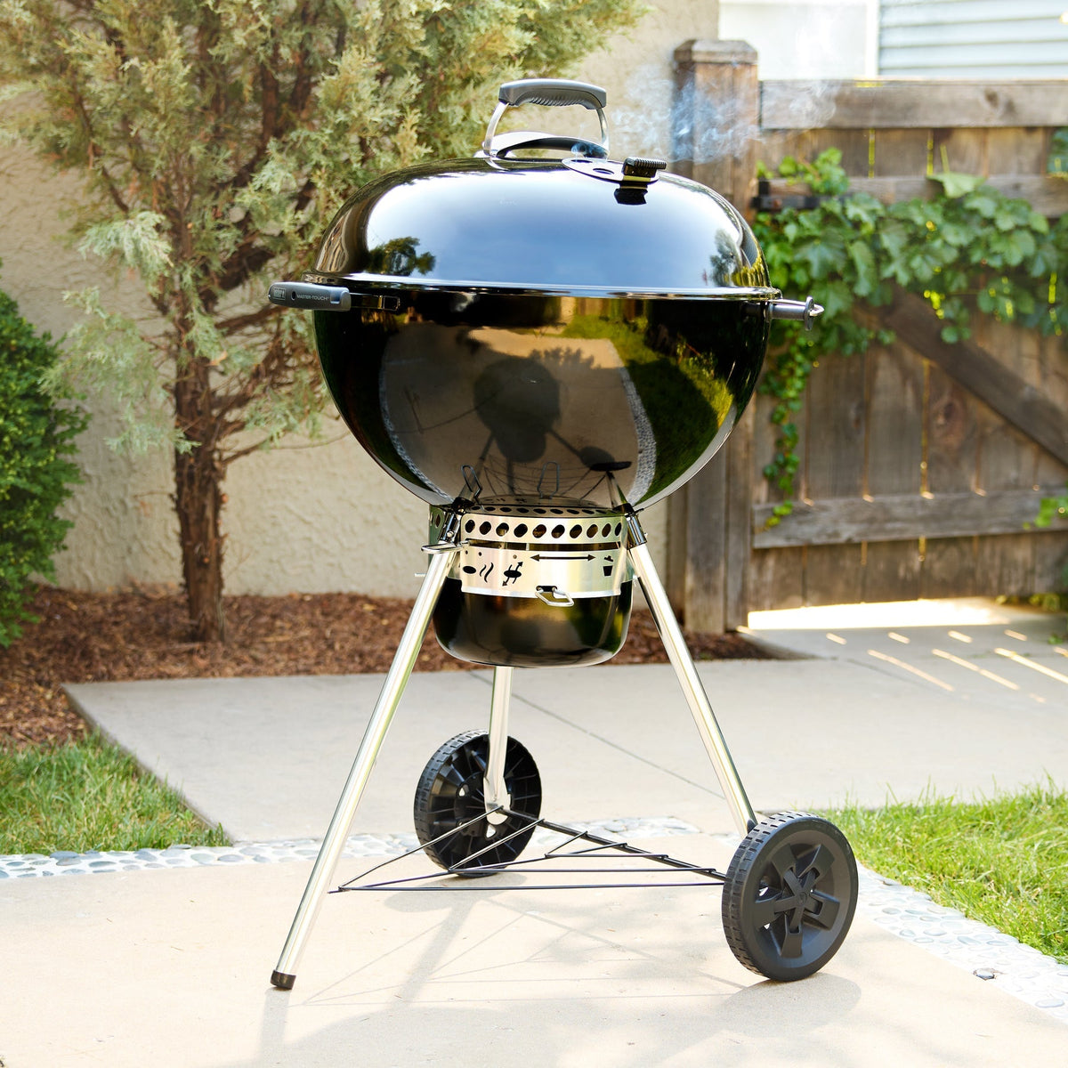 Weber 22” Master-Touch™ Charcoal Grill