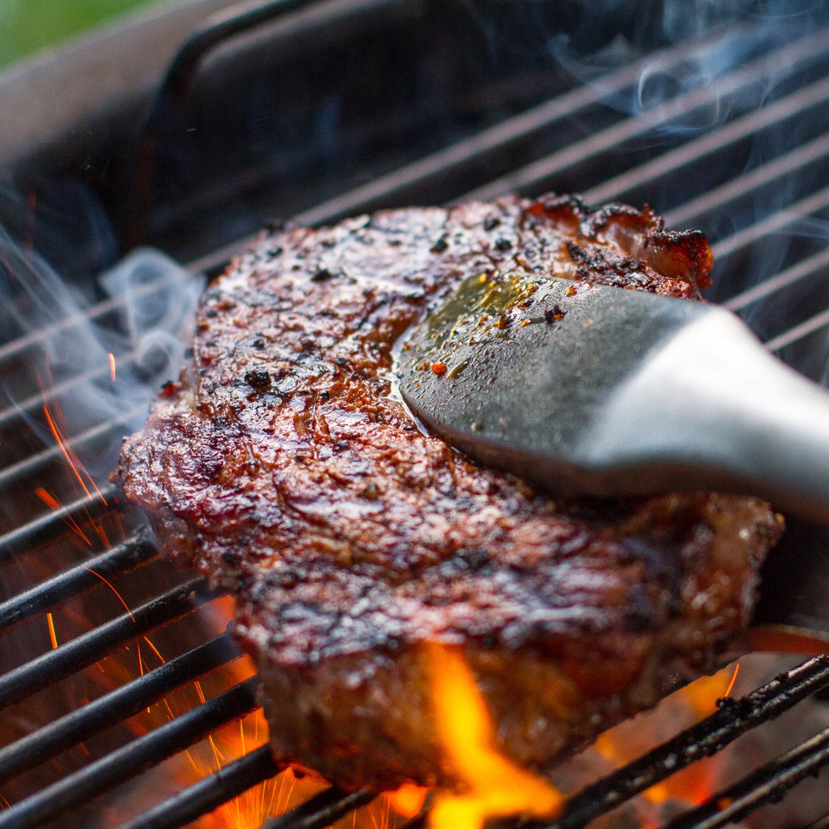 Weber 22” Master-Touch™ Charcoal Grill