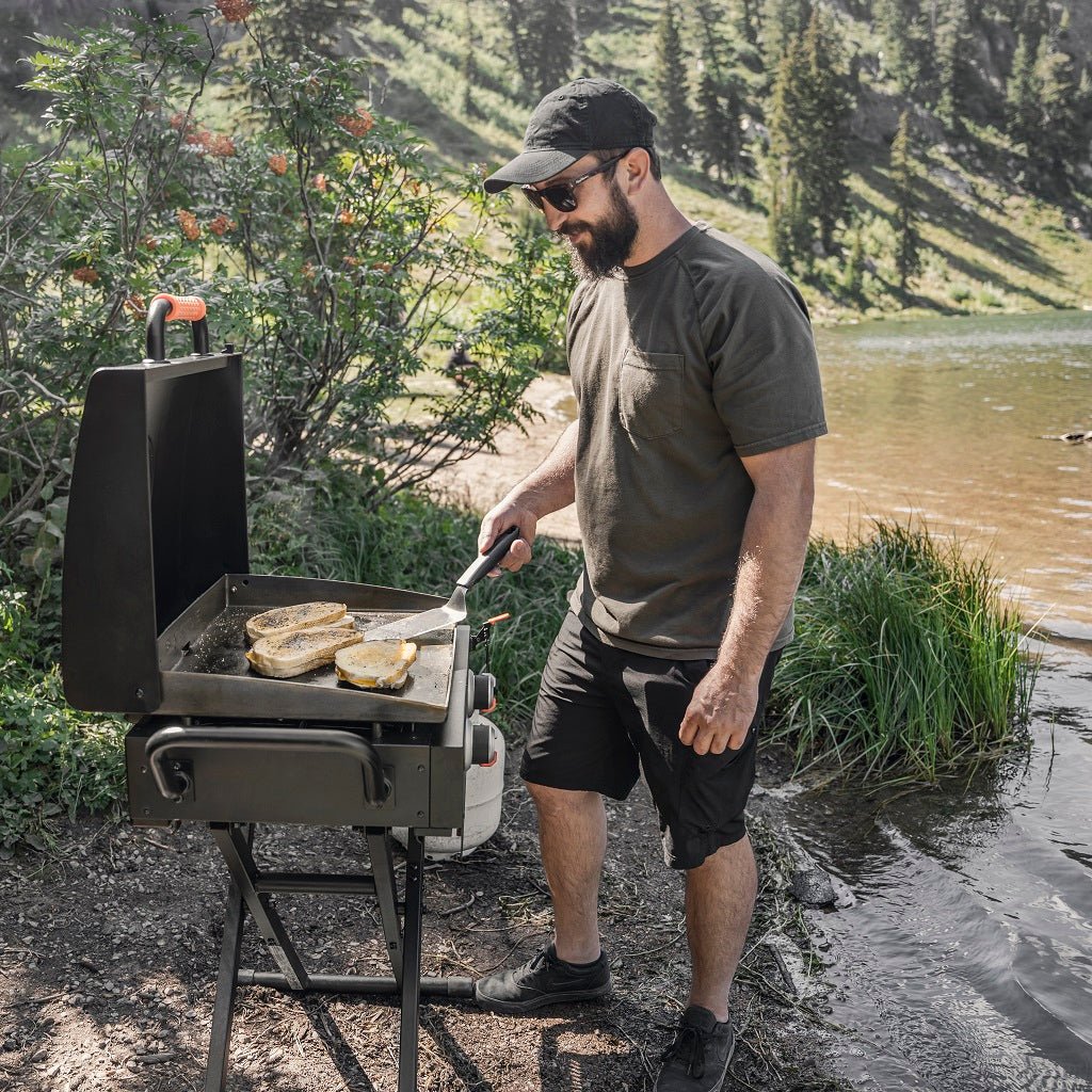 Blackstone On The Go 22" Griddle with Flexfold Legs