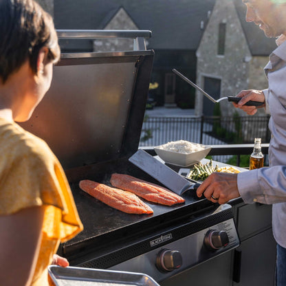 Blackstone 28" Built-In Griddle in Stainless Steel w/Hood (Propane)