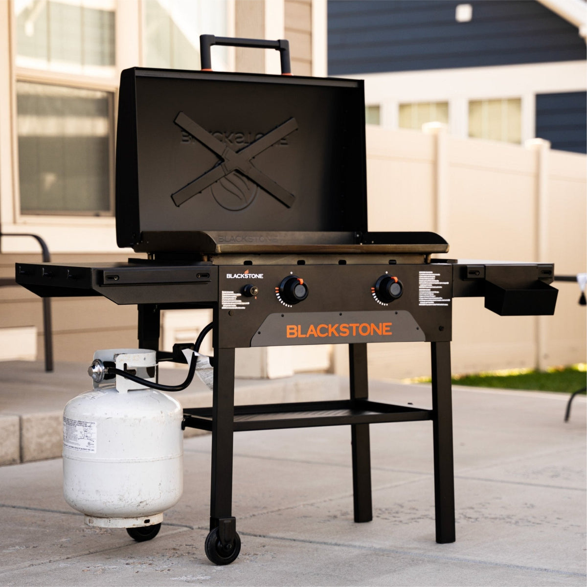 Blackstone 28" Griddle with Hood