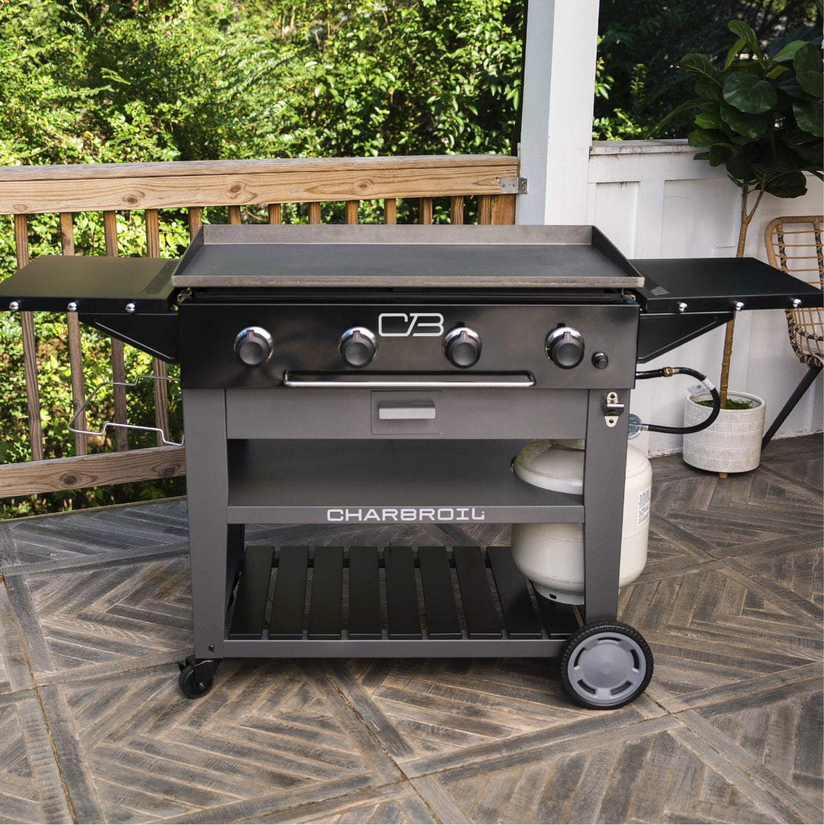 Char-Broil Performance Series 4-Burner Gas Griddle, Cart, Black