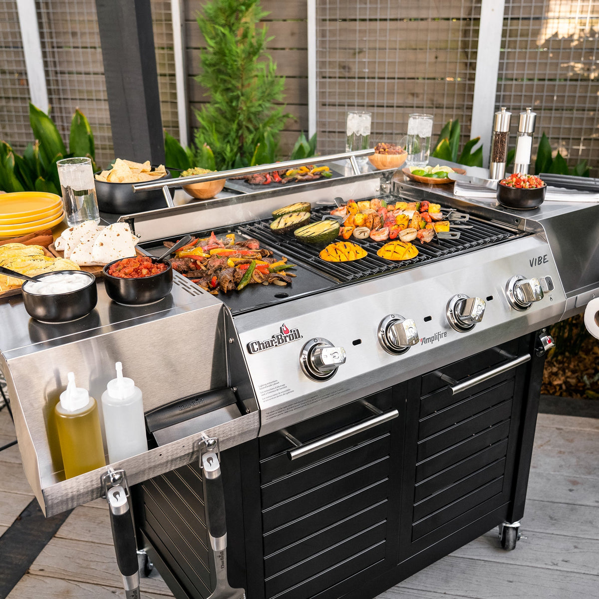 Char-Broil Vibe 535 Gas Grill - Griddle