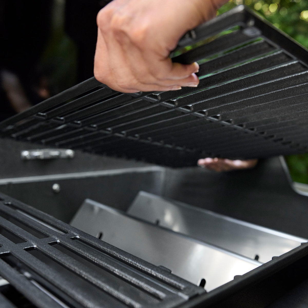 Weber Spirit® E-325 Gas Grill Stealth® Edition (Liquid Propane)