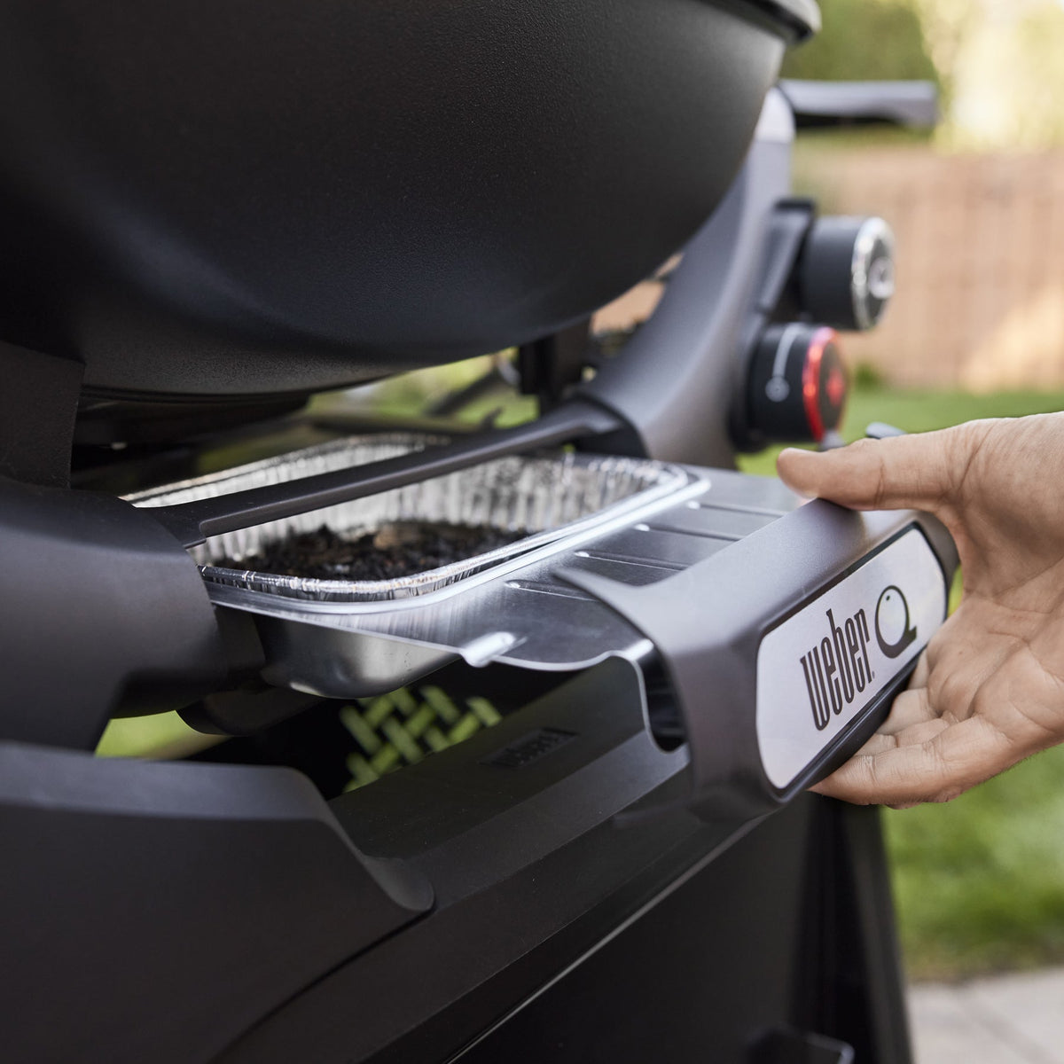 Weber Q 2800N+ Gas Grill with Stand (Liquid Propane)
