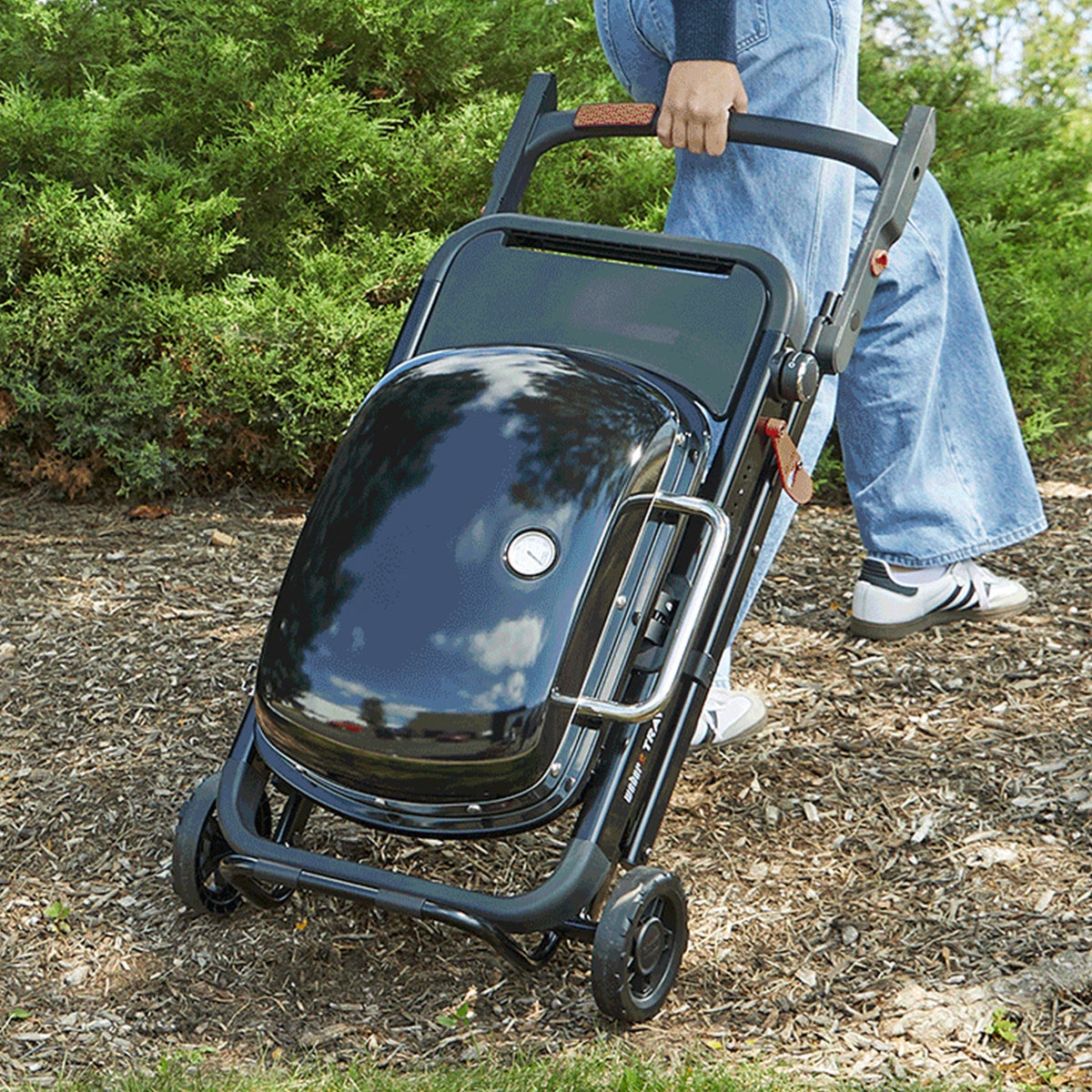 Weber TRAVELER® COMPACT Portable Gas Grill