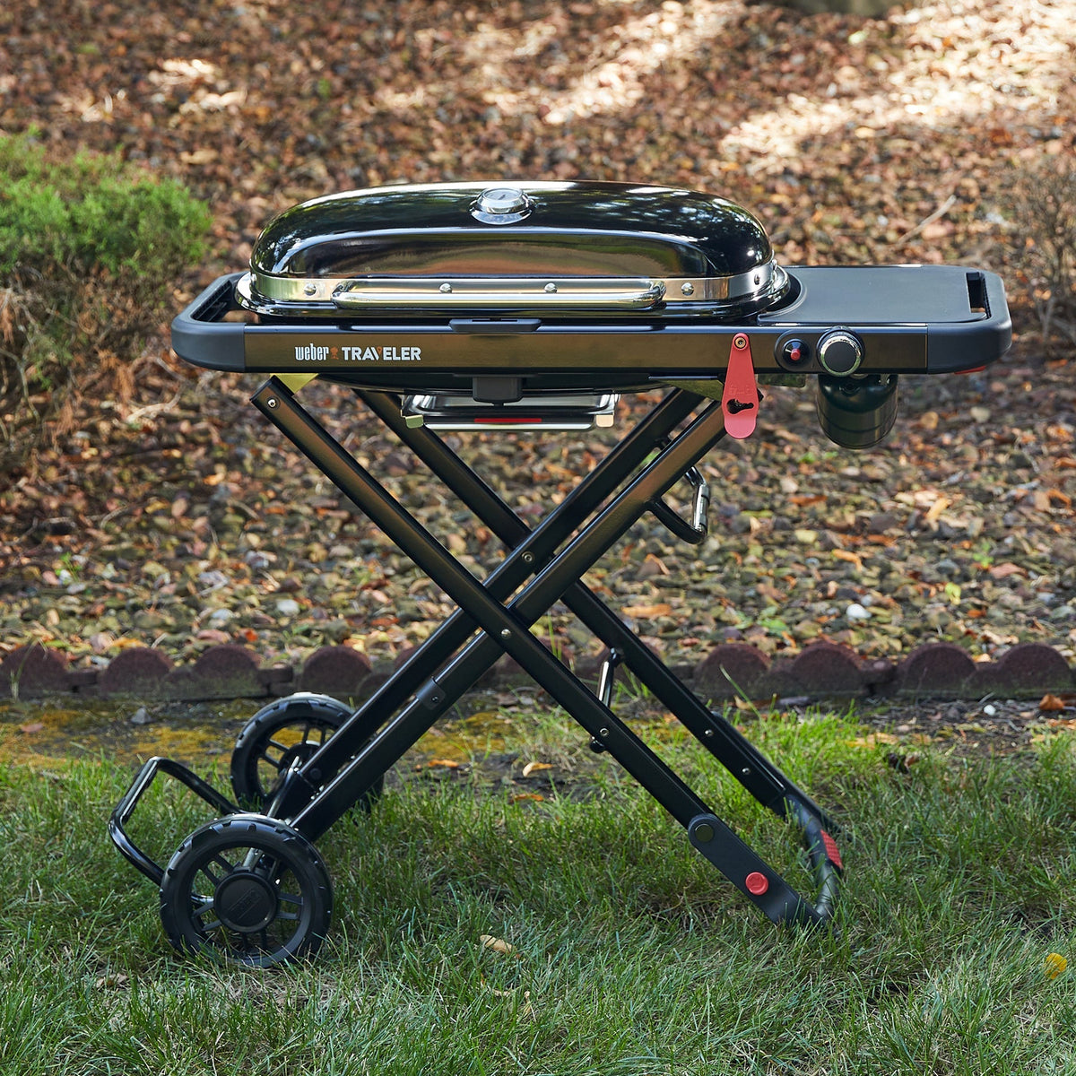 Weber TRAVELER® Portable Gas Grill