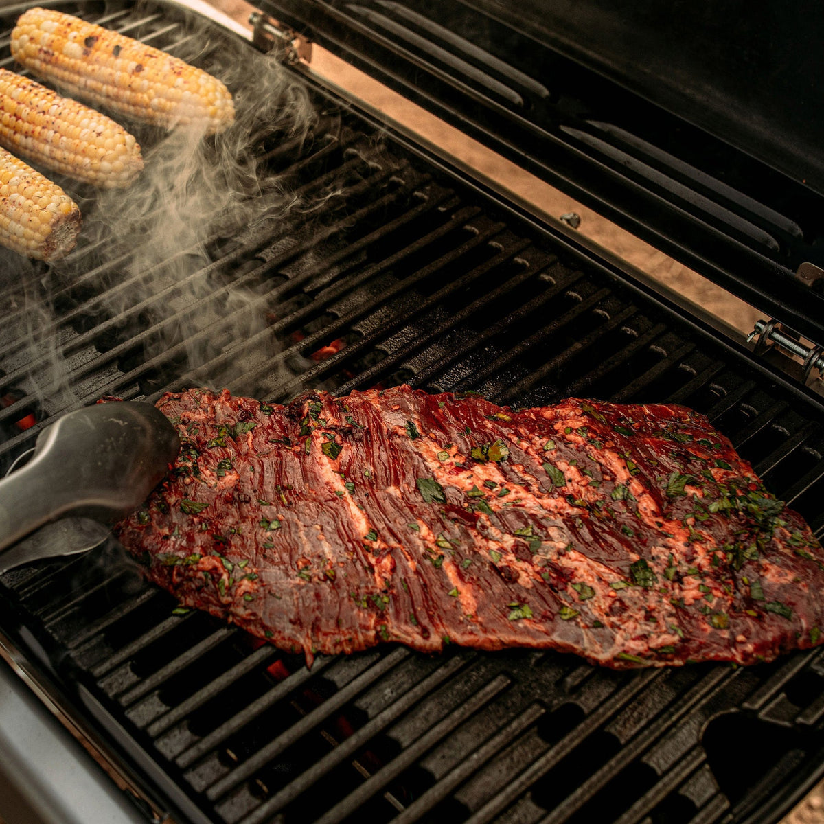 Weber TRAVELER® Portable Gas Grill
