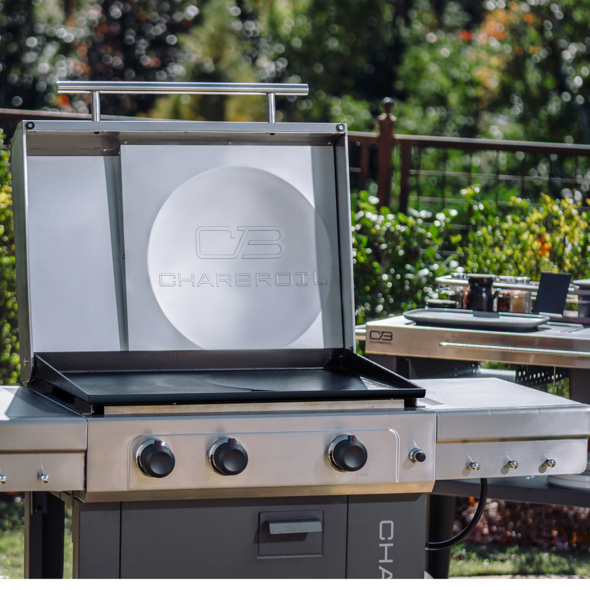 Char-Broil Versa-Tile 28" 3-Burner All-in-one Cooking Station