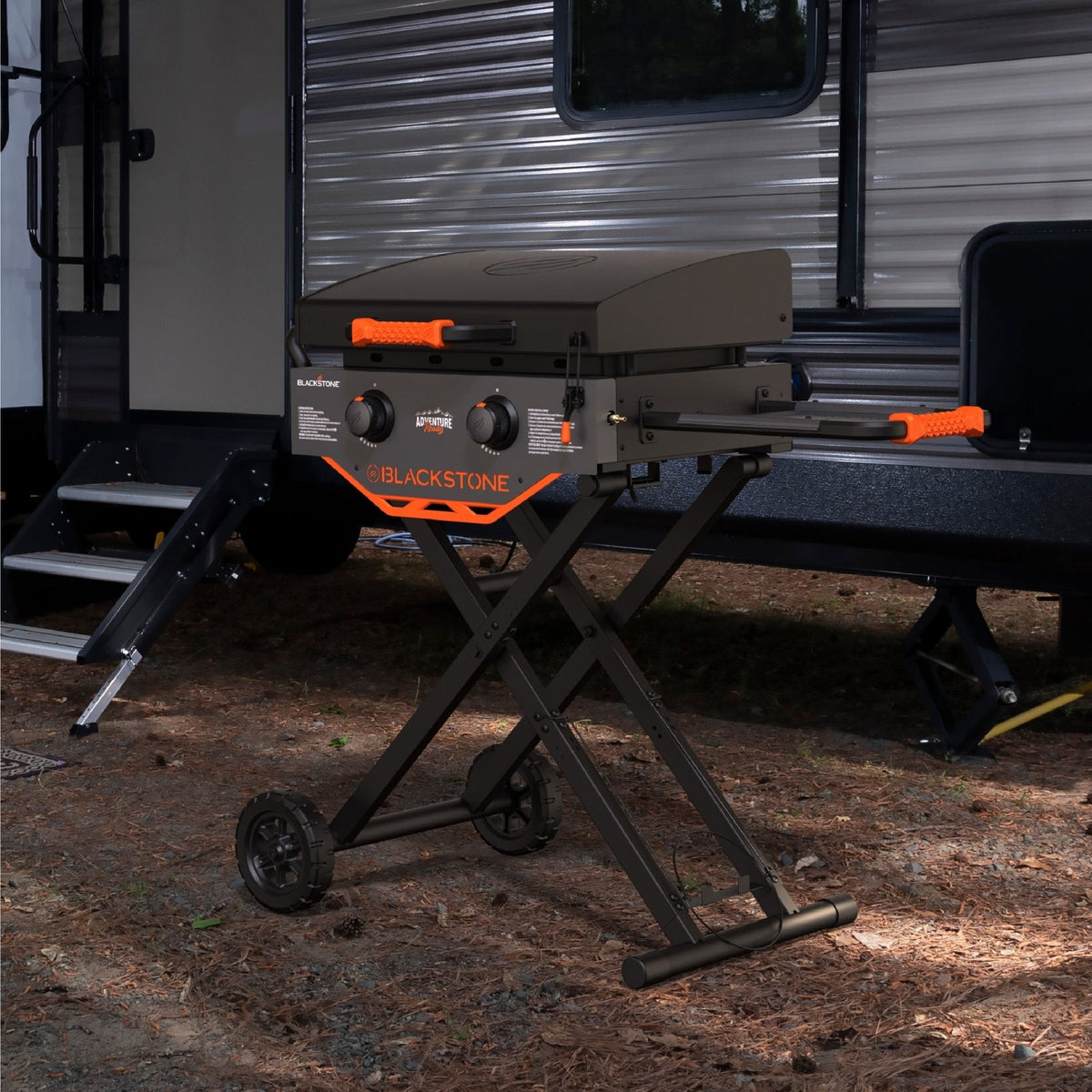 Blackstone Adventure Ready 22” Griddle with Flexfold Legs