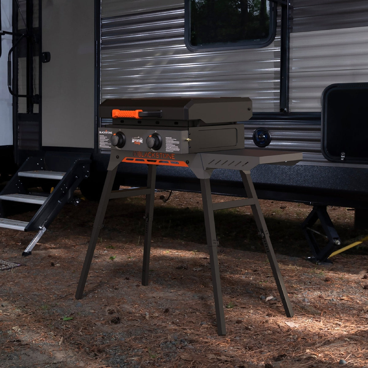 Blackstone Adventure Ready 22” Griddle with Hood and Stand