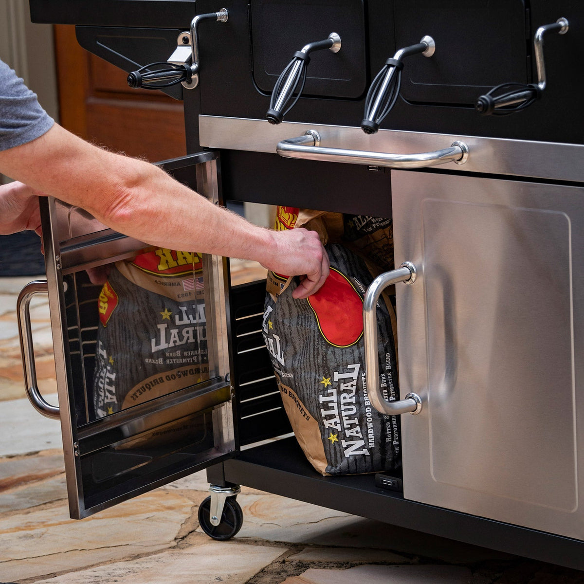 Char-Broil American Gourmet Cabinet Charcoal Grill