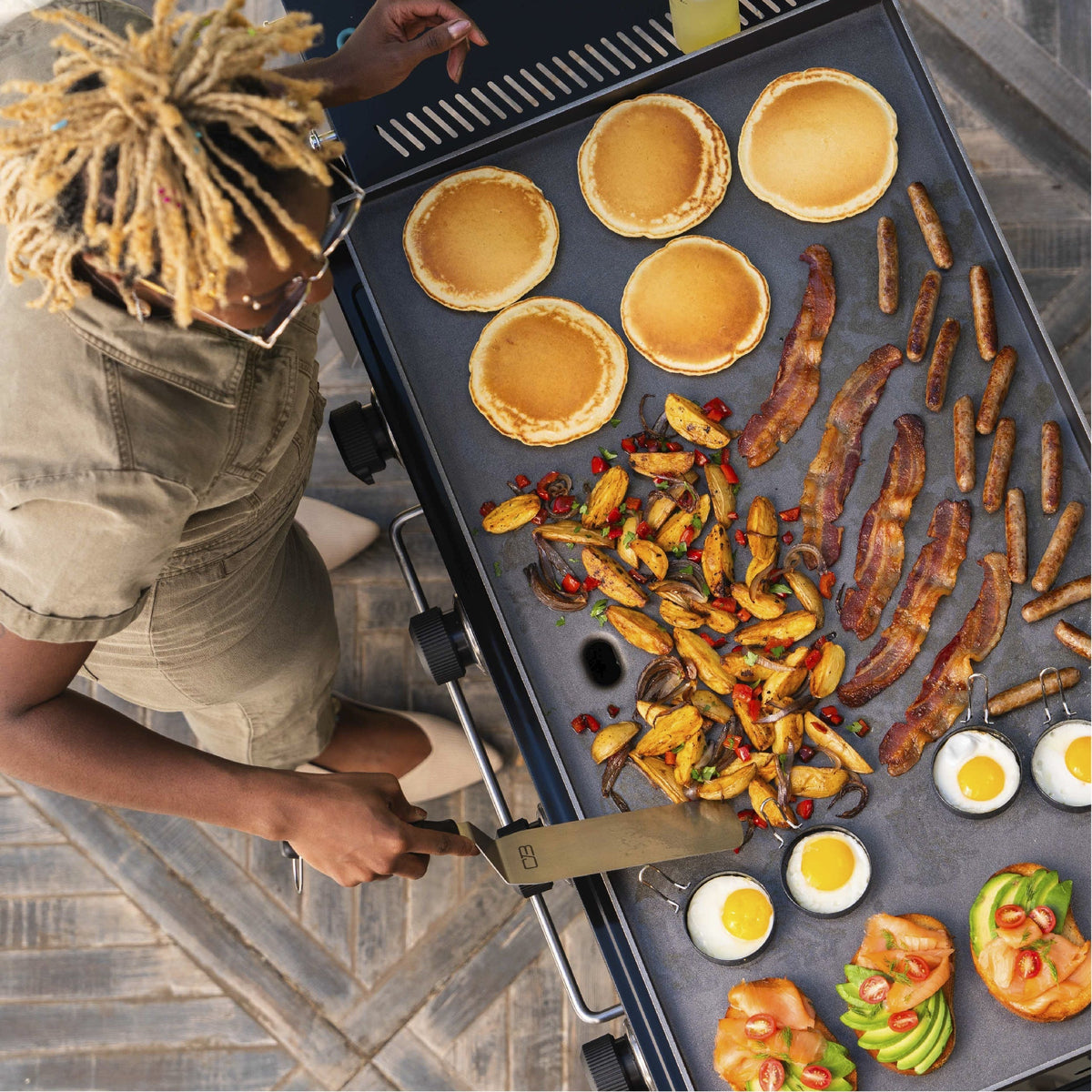 Char-Broil Performance Series 4-Burner Gas Griddle, Cart, Black