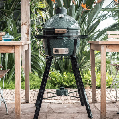 Big Green Egg MiniMax Ceramic Kamado Grill with Nest and Acacia Mates Package